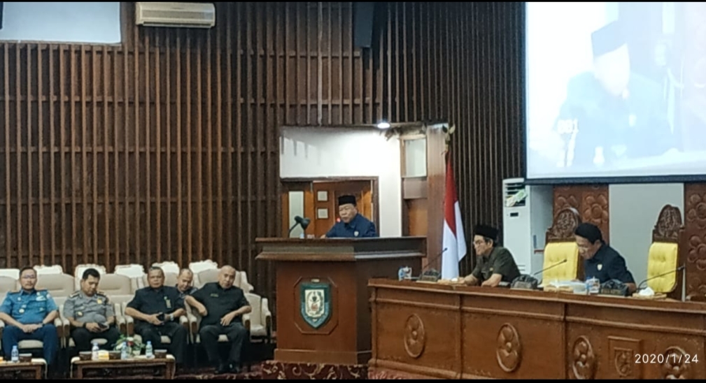 Delapan Fraksi DPRD Provinsi Setuju Dua Raperda Usulan Gubernur Dilanjutkan Pembahasannya
