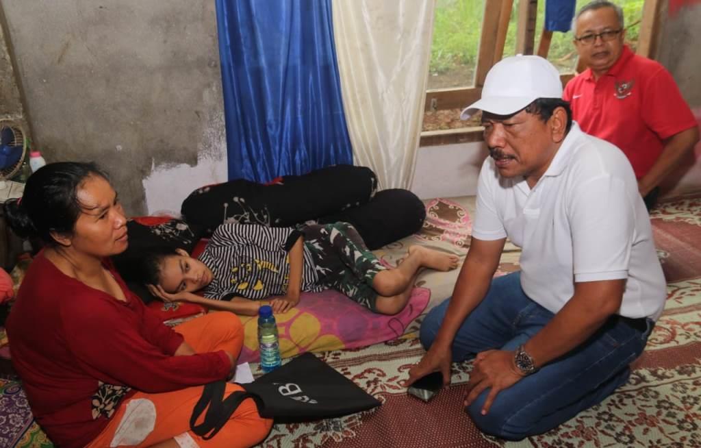 Bupati Mian Kunjungi Warga Bengkulu Utara Penderita Tumor
