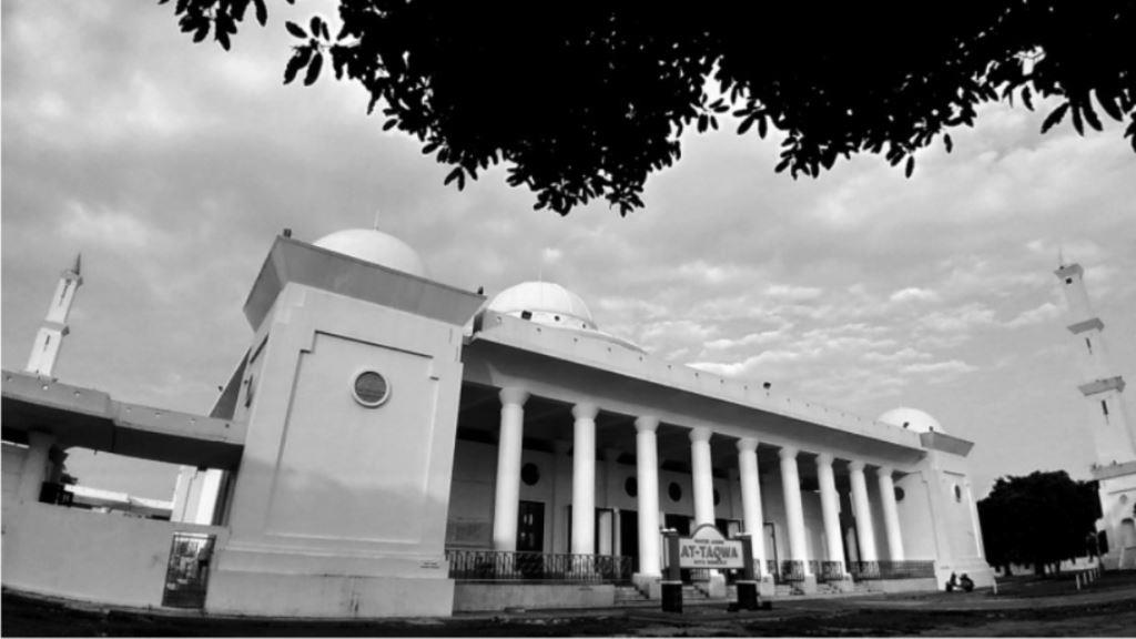 Cawe-Cawe Proyek Masjid