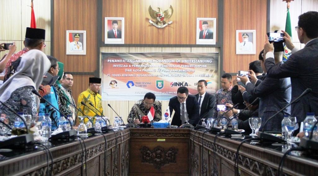 Investor Tandatangani MoU Pembangunan Rel Kereta Api di Bengkulu