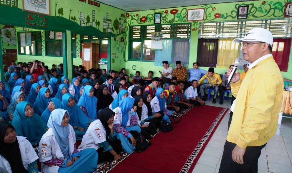 Gubernur Rohidin Dorong Siswa Tingkatkan Iman Agar Terhindar dari Narkoba