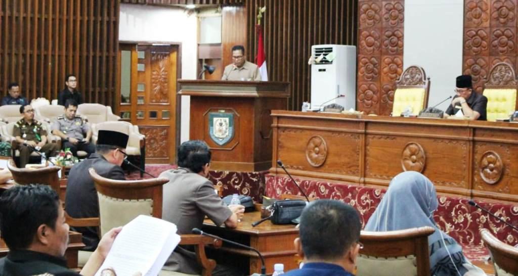 Rapat Paripurna DPRD Provinsi Bengkulu ke 9, Gubernur Sampaikan Jawaban atas Pandangan Umum Fraksi-Fraksi