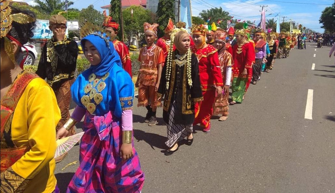 Karnaval Budaya Meriahkan HUT Ke -17 Kabupaten Mukomuko
