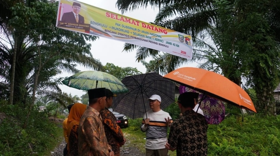 Masyarakat Selagan Raya Dukung Gubernur Rohidin Buka Akses Jalan ke Jambi