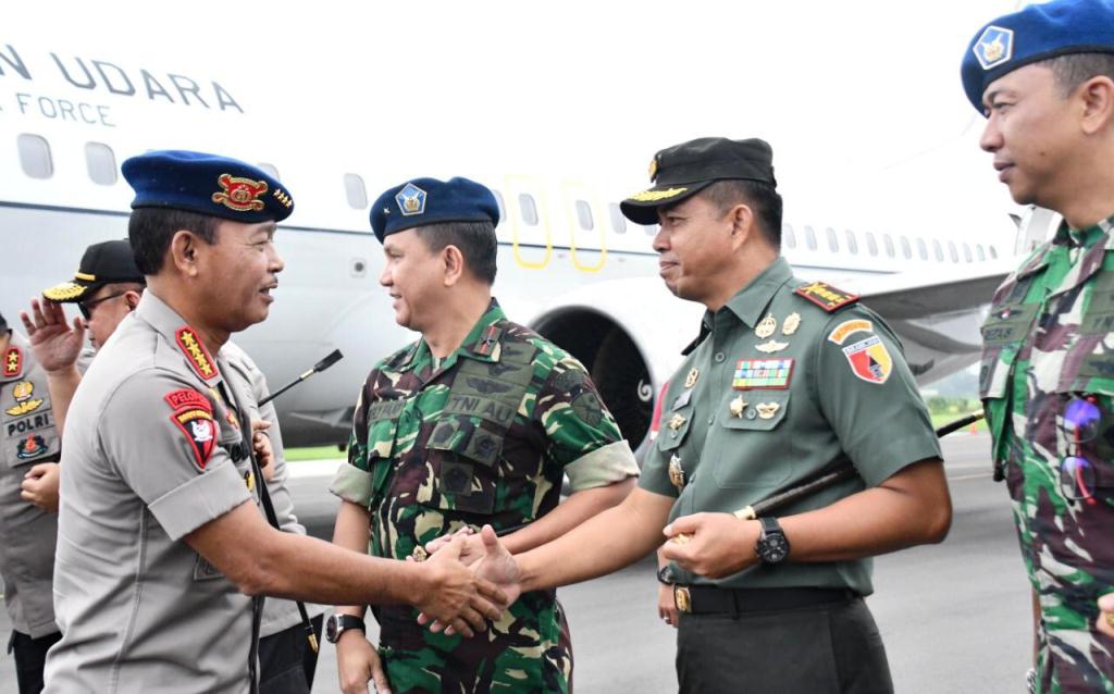 Kapolri Tinjau Pusdik Brimob Watu Kosek