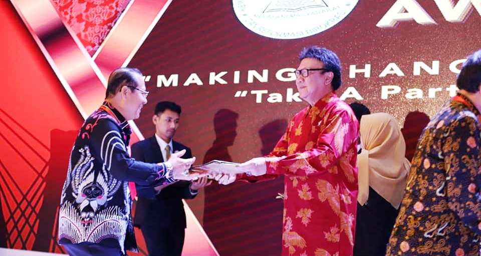SAKIP Award 2019, Bupati Bundra Terima Rapor dari Menpan RB