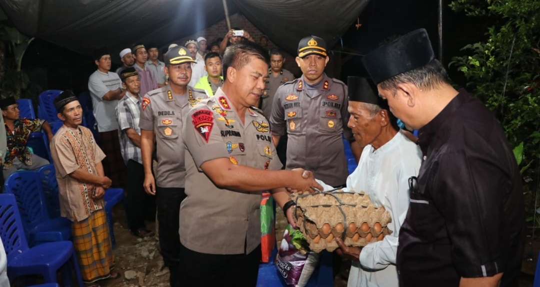 Prihatin Kecelakaan Tambang Lebong, Kapolda Supratman Datangi Rumah Duka