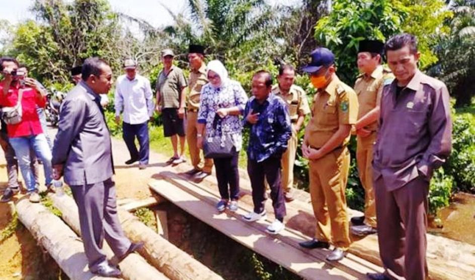 Dinas PUPR Bersama Komisi II DPRD Kota Bengkulu Sidak Jalan dan Drainase