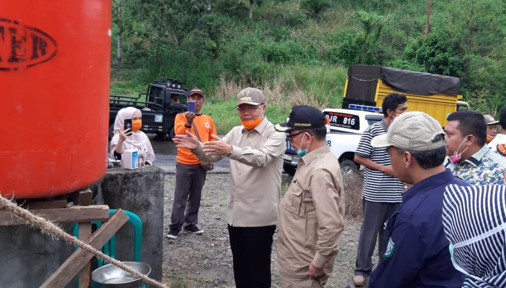 Gubernur Tinjau Posko Covid-19, Sakit dan Berasal dari Daerah Terjangkit Dilarang Masuk