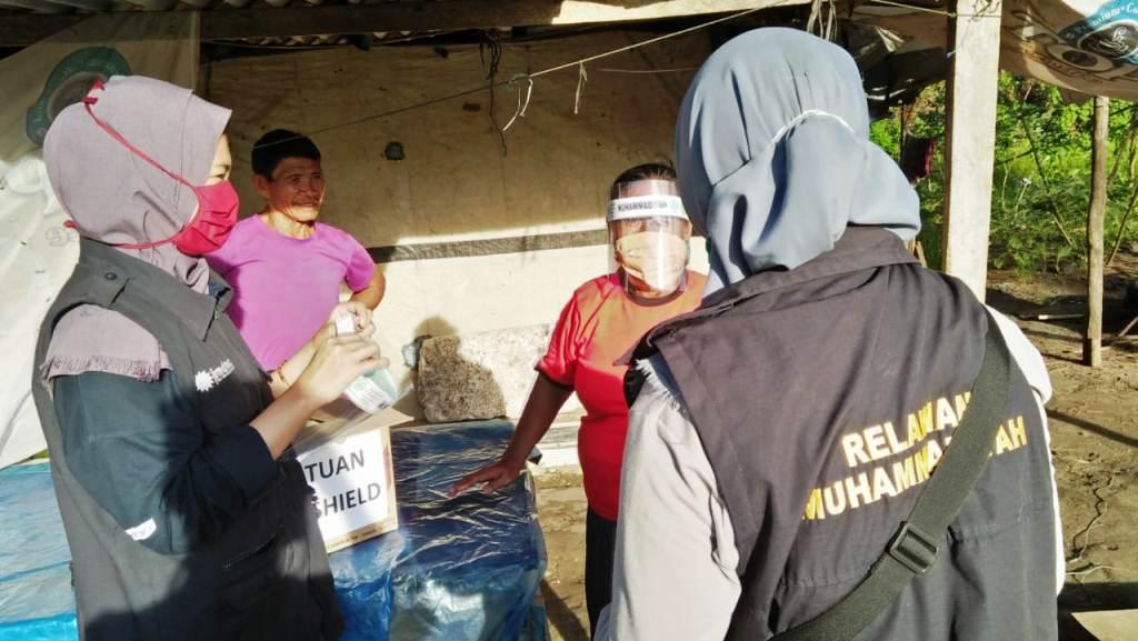 Cegah Penularan Covid-19, MDMC Bengkulu Bagikan Face Shield Gratis