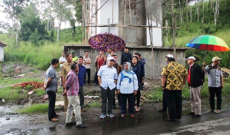 Kunker, Gubernur Bersama Kepala Dinas PUPR Provinsi Tinjau Progres Pembangunan Gapura Perbatasan