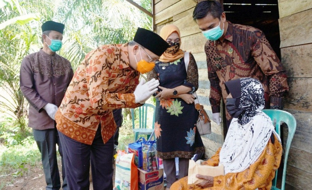 Hidup Sebatang Kara, Nenek Ngatirah Dapat Perhatian Gubernur Rohidin