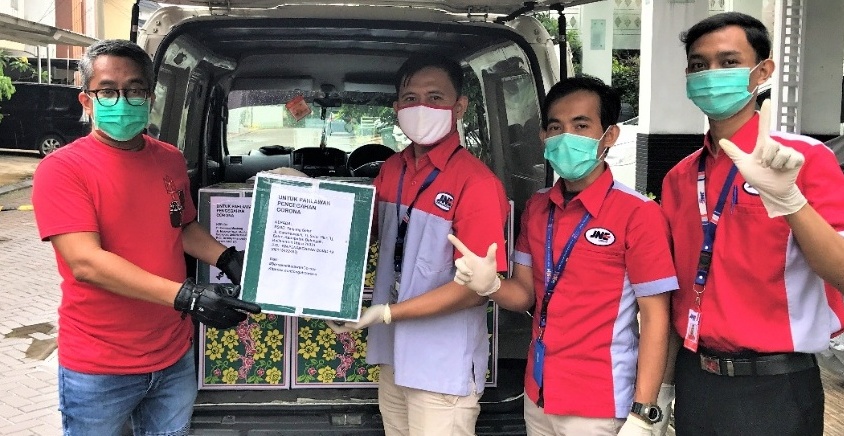 JNE Kirim 10 Ribu Masker untuk Paramedis Covid-19
