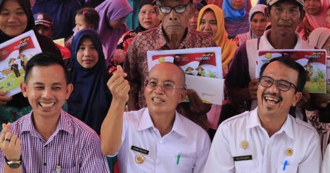 Dinas Pertanian Bengkulu Selatan Bagikan 9.611 Kartu Tani