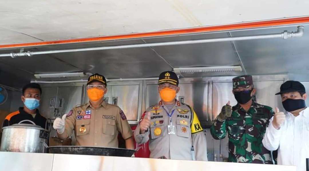 Dapur Lapangan Buka 24 Jam untuk Warga Terdampak Covid-19