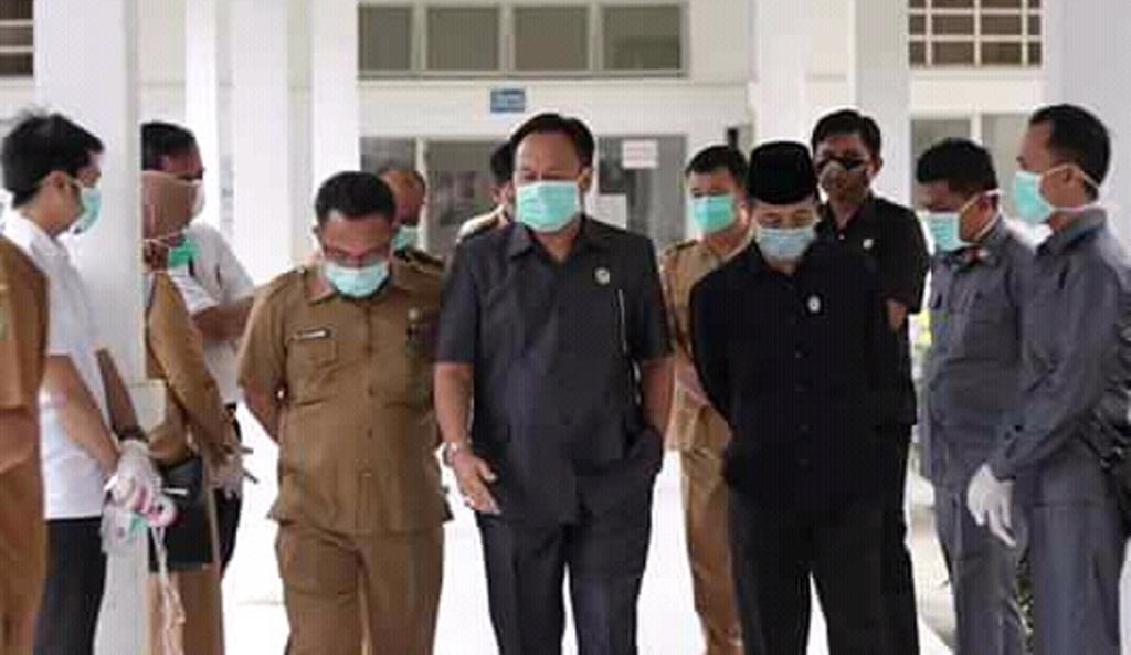 Ketua DPRD Bengkulu Selatan Pantau Ruang Isolasi Covid-19 di RS Hasanudin Damrah