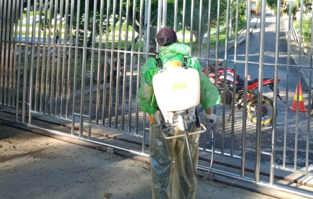 Mahasiswa Bergerak Lawan Covid-19, PMKRI Bengkulu Semprotkan Disinfektan