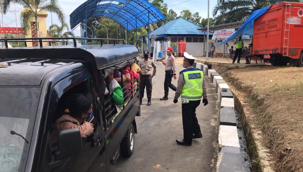 Polda Paksa 41 Kendaraan Berniat Masuk Bengkulu Putar Balik