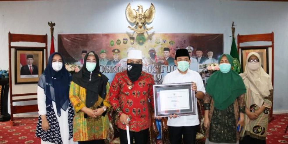 Kasus Malaria Turun, Wali Kota Bengkulu Terima Sertifikat Eliminasi