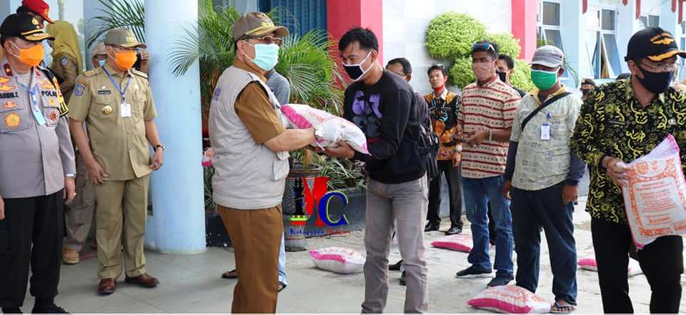 5 Ton Beras untuk Warga Seluma yang Terdampak Covid-19