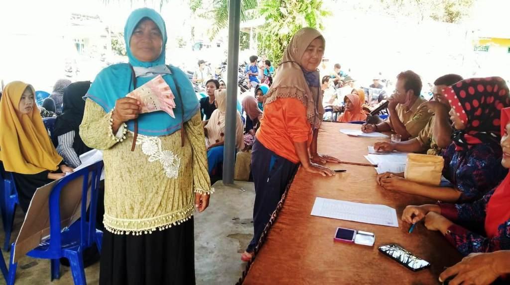 Pemdes Selali Salurkan BLT Dana Desa Tahap Pertama