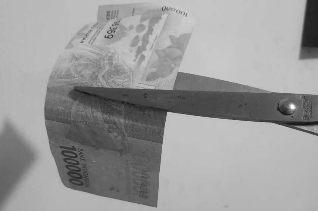 Potong Gaji Guru, Melanggar Hukum?