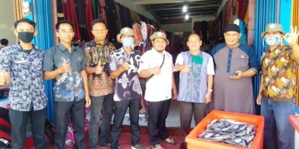 DKP Kota Bengkulu Salurkan Ikan Segar ke Ustaz