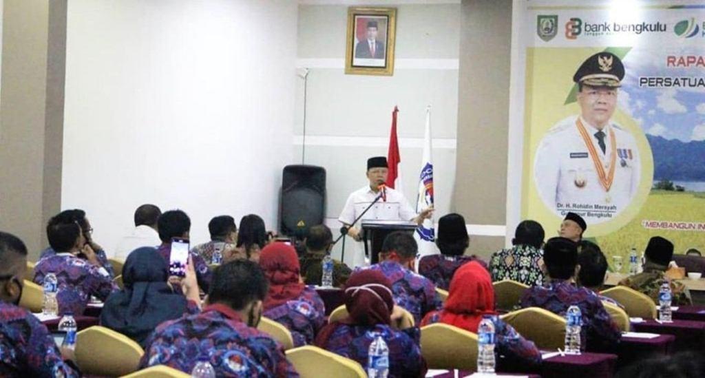 Gubernur Dorong Perangkat Desa Segera Miliki NIPD