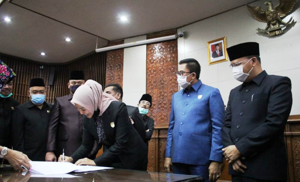 Raperda Pertanggungjawaban Pelaksanaan APBD TA 2019 Ditetapkan Menjadi Perda