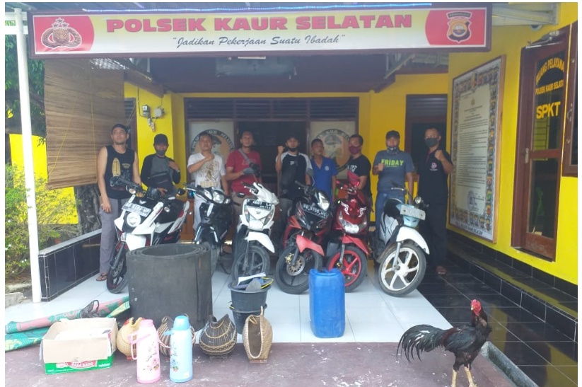 Polisi Gerebek Sarang Judi Sabung Ayam, Barang Bukti Berhasil Diamankan