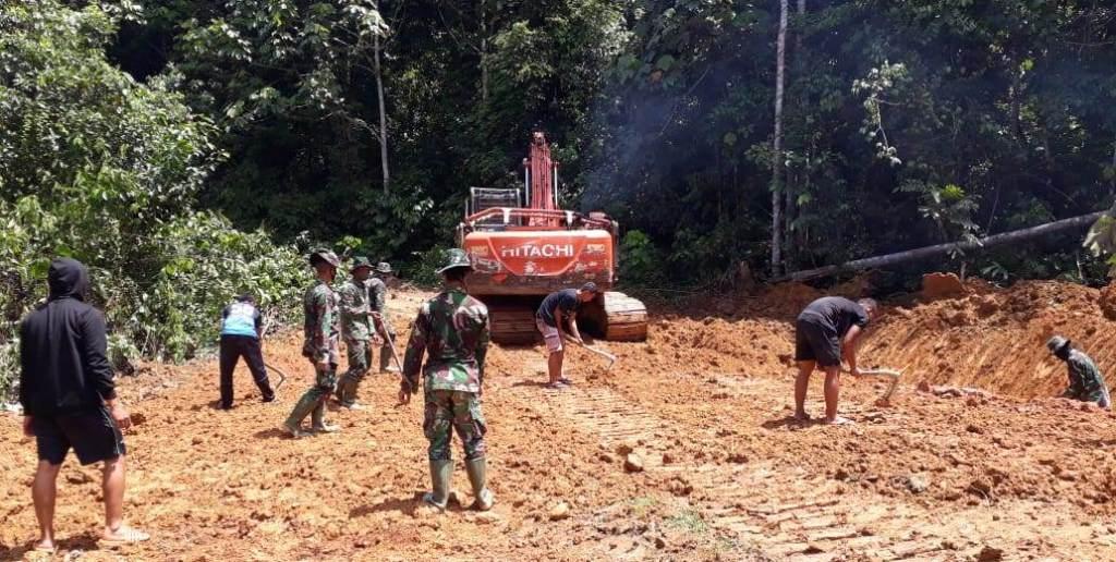 Satgas TMMD Kodim 0105/Abar Terus Kebut Pengerjaan Jalan dan Box Culvert