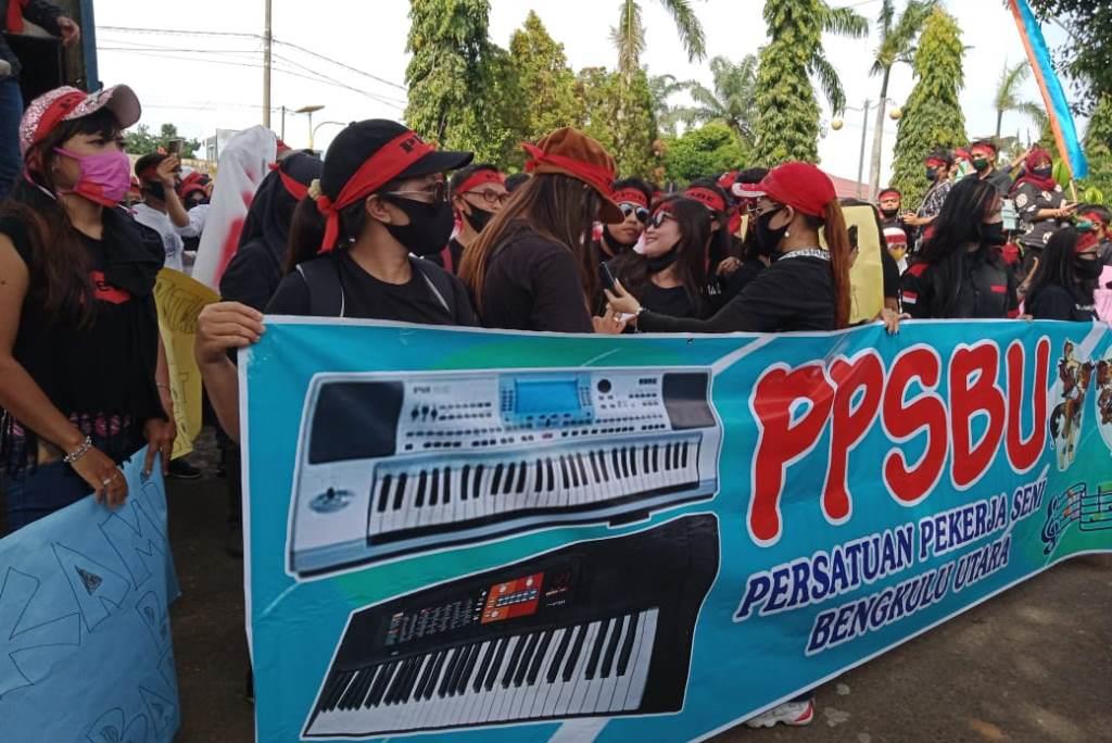 Dilarang Pentas karena COVID-19, Pelaku Hiburan Bengkulu Utara Gelar Demo