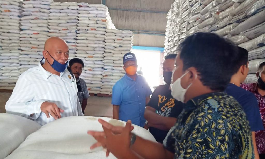 Pastikan Stok Bapok Aman Selama Pandemi, DPRD Provinsi Sidak Gudang Bulog
