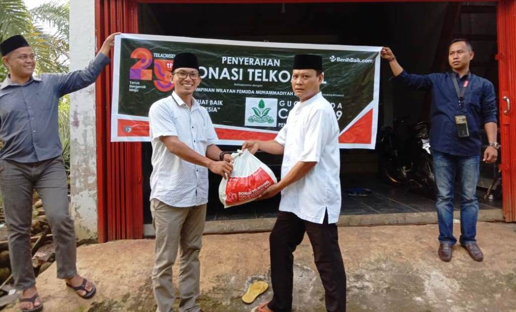 Pemuda Muhammadiyah Bengkulu Utara Bagikan Paket Sembako