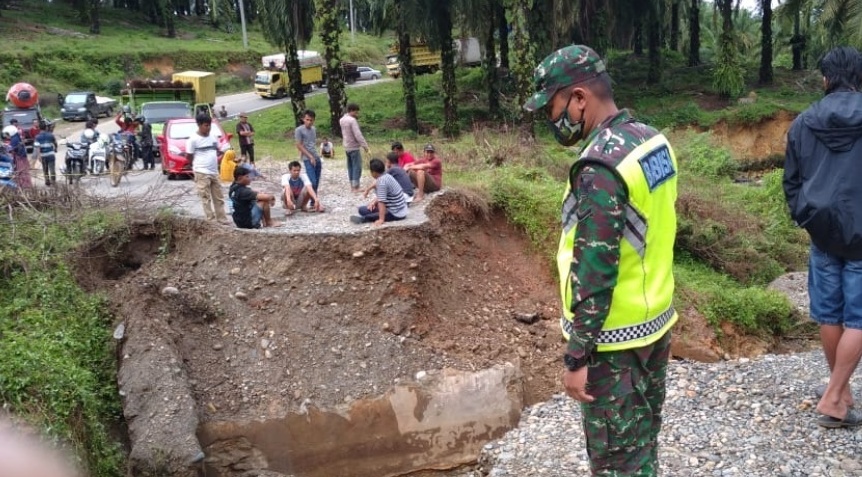 Jembatan di Jalinbar Bengkulu Utara-Mukomuko Putus