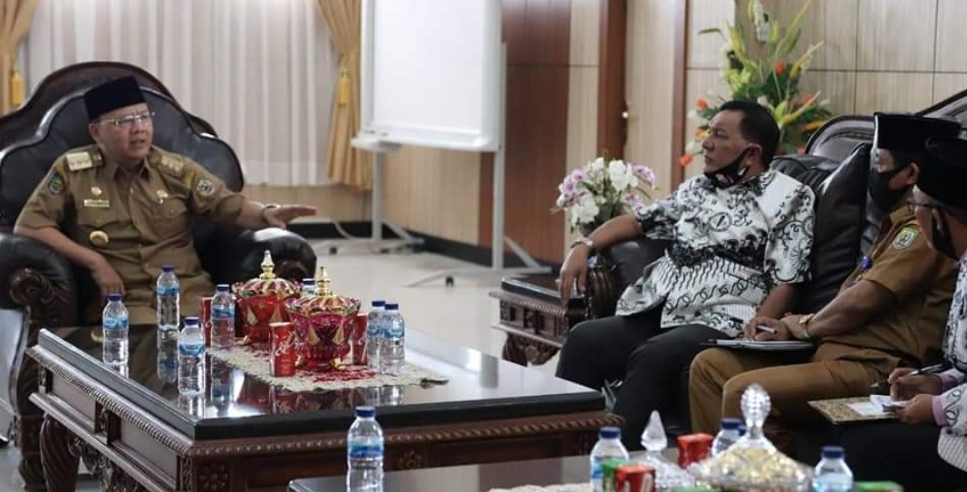 Gubernur Sambut Baik Visi Misi Pengurus Baru PGRI Bengkulu