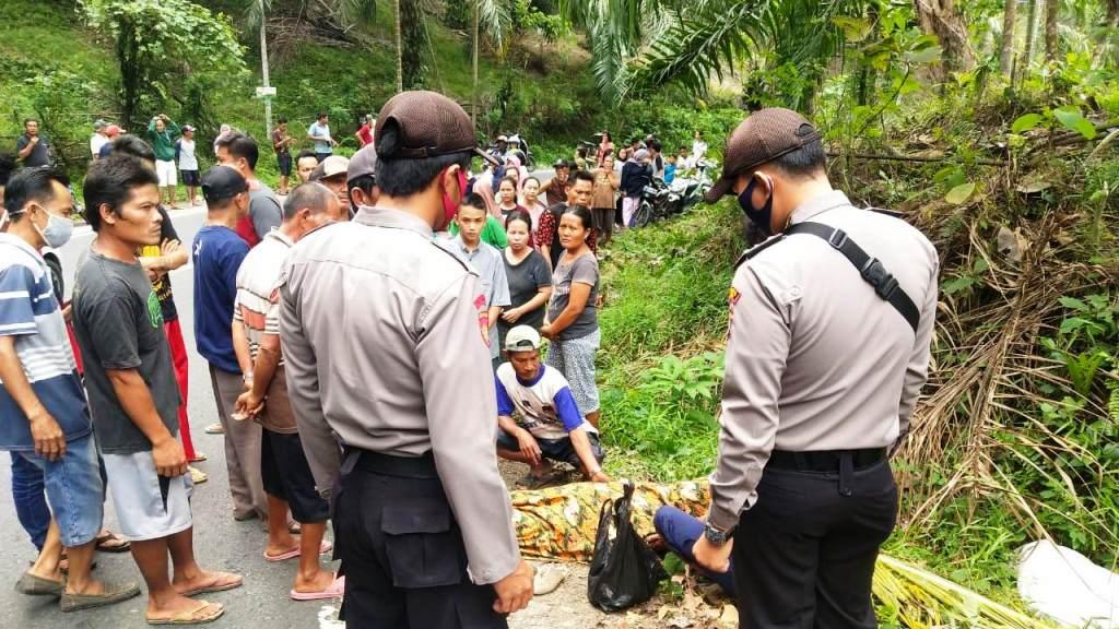 Warga Sendawar Digegerkan Penemuan Mayat di Pinggir Jalan