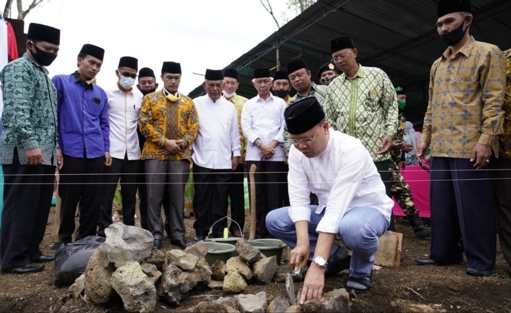 Gubernur Letakkan Batu Pertama Pembangunan Ponpes di Rejang Lebong