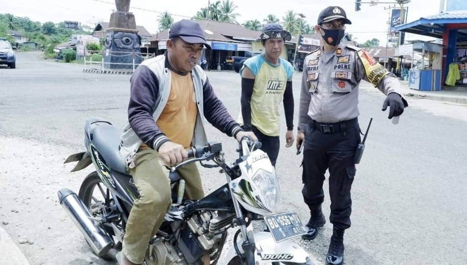 Tim Mobile Covid Hunter Buru Warga Tak Bermasker