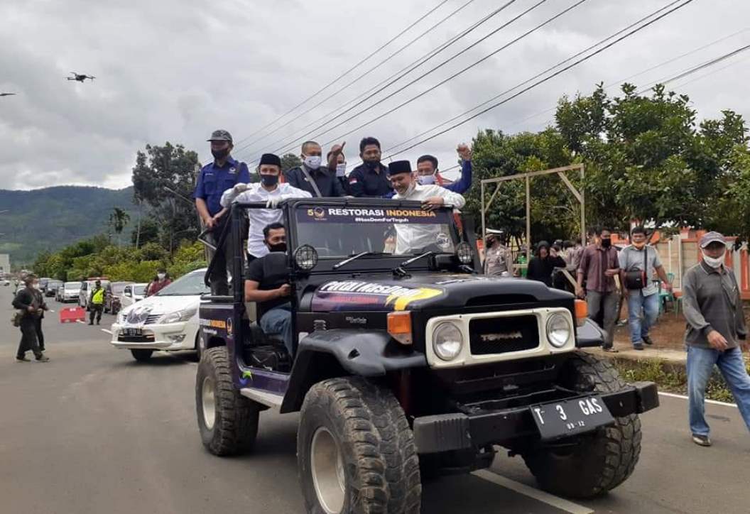 Teguh-Nasirwan Daftar ke KPU Diiringi Ribuan Simpatisan