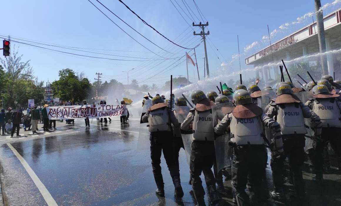 Demo Hari Tani di Bengkulu Berujung Bentrok, 8 Orang Aktifis Diamankan