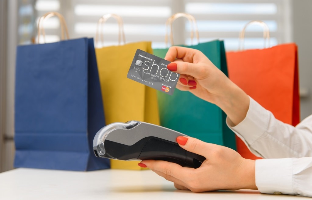 Hadapi e-Commerce dengan Maksimalkan Keunggulan Permata Shopping Card