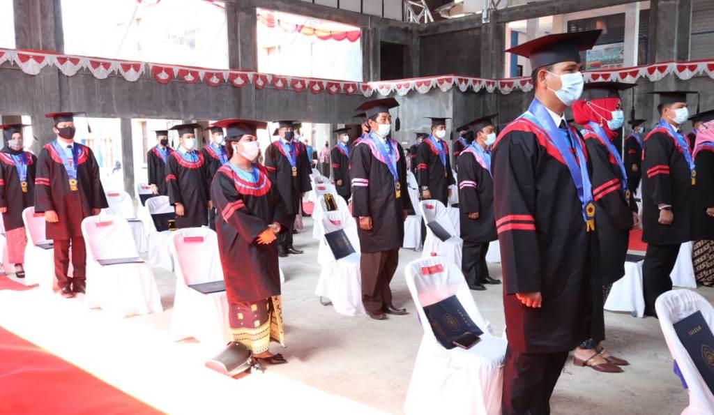 Di Acara Wisuda Unihaz Plt Gubernur Sampaikan Tantangan Pendidikan Masa Depan