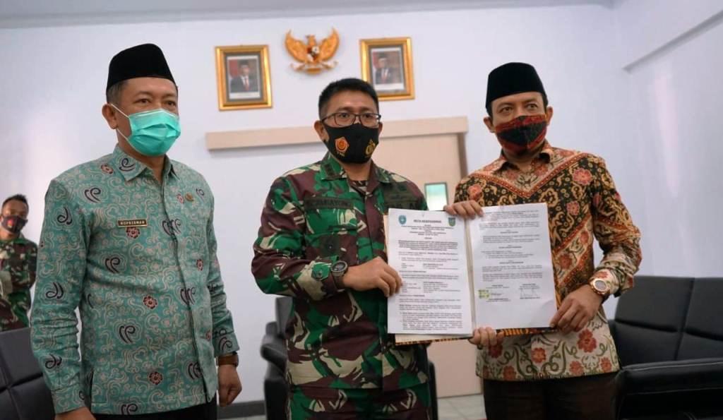 Plt Walikota Bengkulu Pastikan Program Karya Bhakti TNI Dilanjutkan