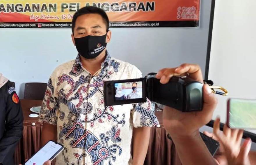 Bawaslu Bengkulu Utara Minta Pemda Turunkan Baliho Petahana