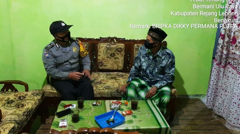 Minimalisir Covid-19, Polisi di Rejang Lebong Sosialisasi Prokes Door to Door