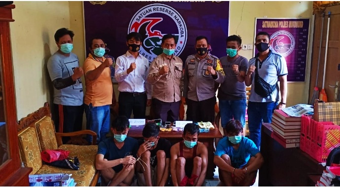 Empat Pria Ditangkap Polisi di Ipuh, 10 Paket Sabu Diamankan