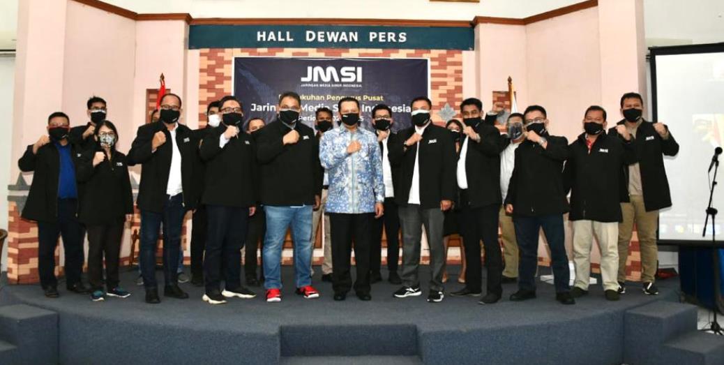 Kukuhkan Pengurus JMSI di Hall Dewan Pers, Bamsoet Ingatkan Hoax di Tengah Pandemi