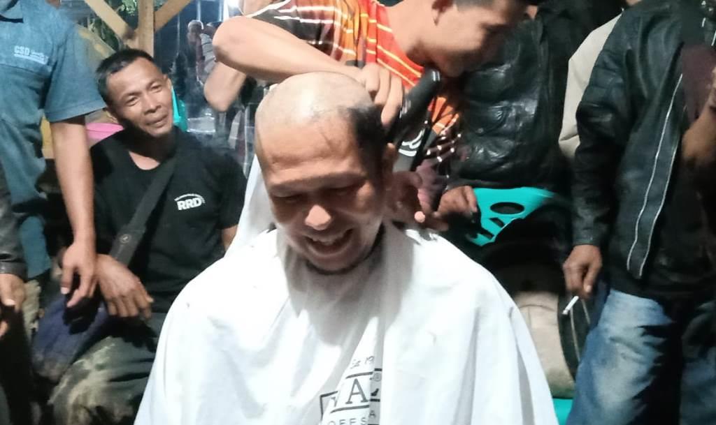 Menang, Cawabup Ini Bayar Tunai Janjinya