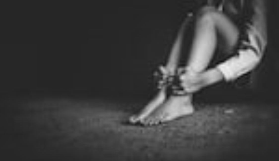 Manfaatkan Situasi Gerimis Kades di Kaur Gagahi Mahasiswi